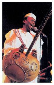 Yossou N�Dour senegaldar abeslaria.<br><br>